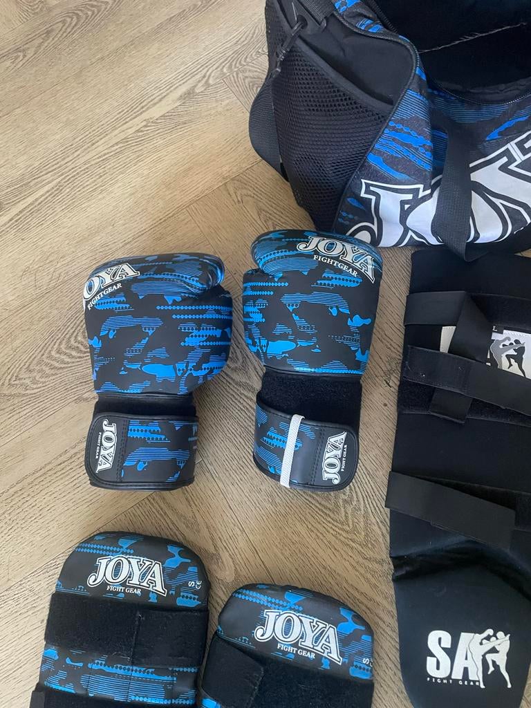 Kickboks spullen Joya en Sam Fight Gear, Ophalen of Verzenden, Gebruikt, Overige, Vechtsportbescherming