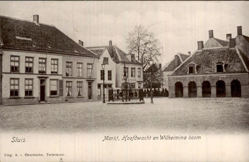 Sluis - Markt - Hoofdwacht en Wilhelminaboom, Ophalen of Verzenden, Voor 1920, Gelopen, Zeeland