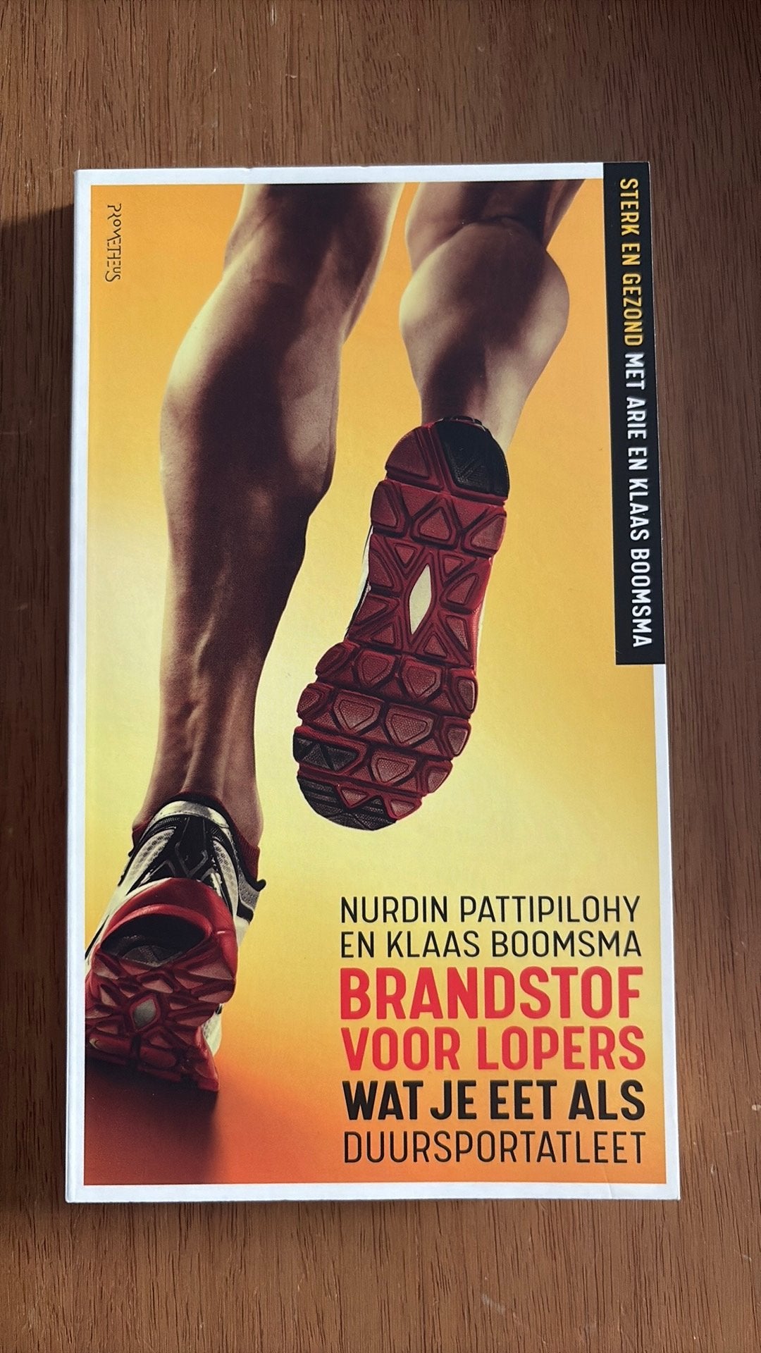 Nurdin Pattipilohy - Brandstof voor lopers, Ophalen of Verzenden, Zo goed als nieuw, Nurdin Pattipilohy; Klaas Boomsma, Mode algemeen