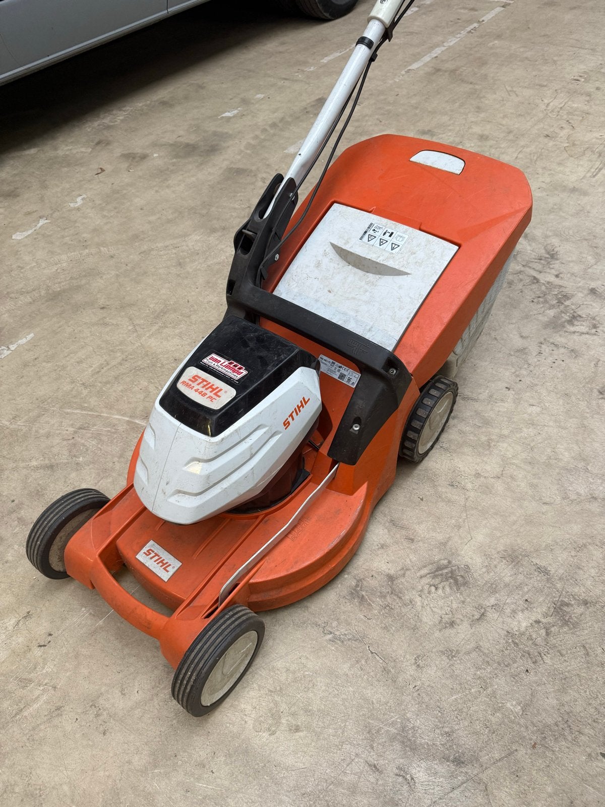 Stihl RMA 448 PC Accu Grasmaaier - Goede staat, Tuin en Terras, Ophalen, Cirkelmaaier, Gebruikt, Accu-grasmaaier