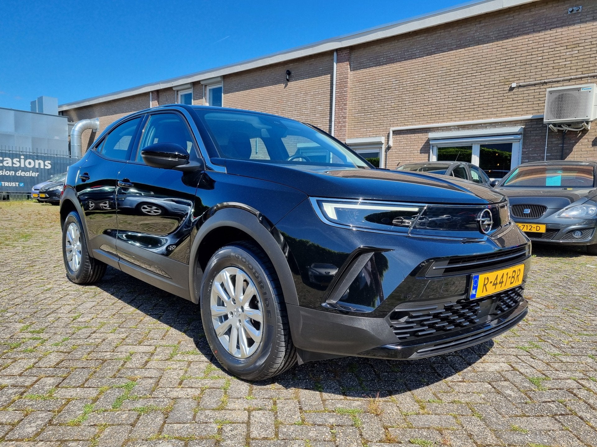 Opel Mokka 1.2 Edition NIEUWE DISTRIBUTIE (bj 2022), Auto's, Opel, Voorwielaandrijving, Dealer onderhouden, 101 pk, Gebruikt