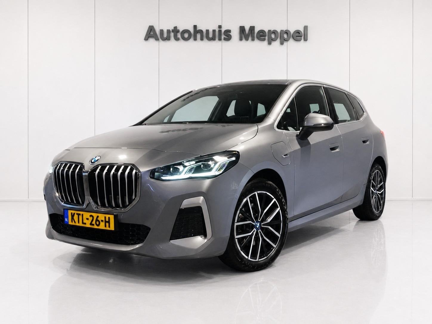 BMW 225e xDrive M-Sport*PDC*LED*Navigatie*Sportstoelen, Auto's, Automaat, 1800 kg, Gebruikt, Vierwielaandrijving