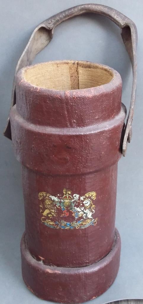 Om 1900-1925 Draagemmer Springstof Cordiet Engels ROYAL NAVY