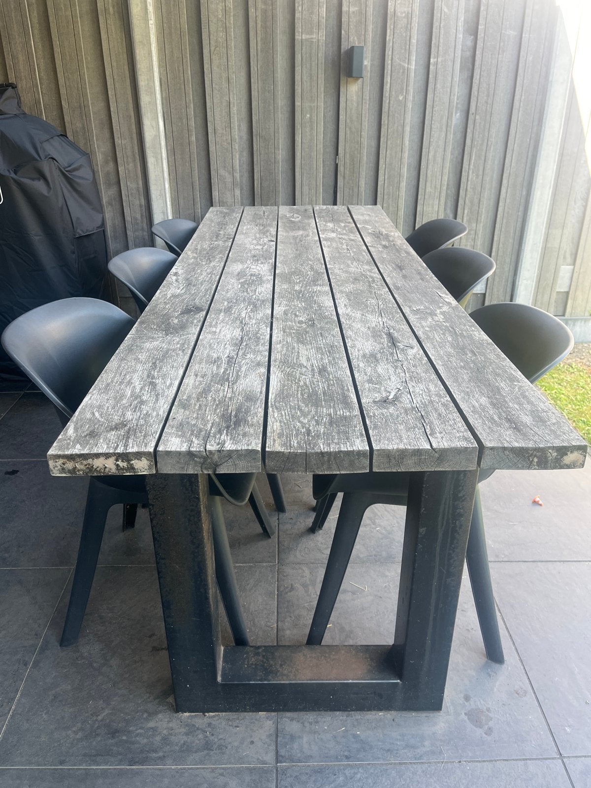 Robuuste tuintafel met metalen onderstel, inclusief stoelen, Ophalen of Verzenden, Gebruikt, Rechthoekig, Hout