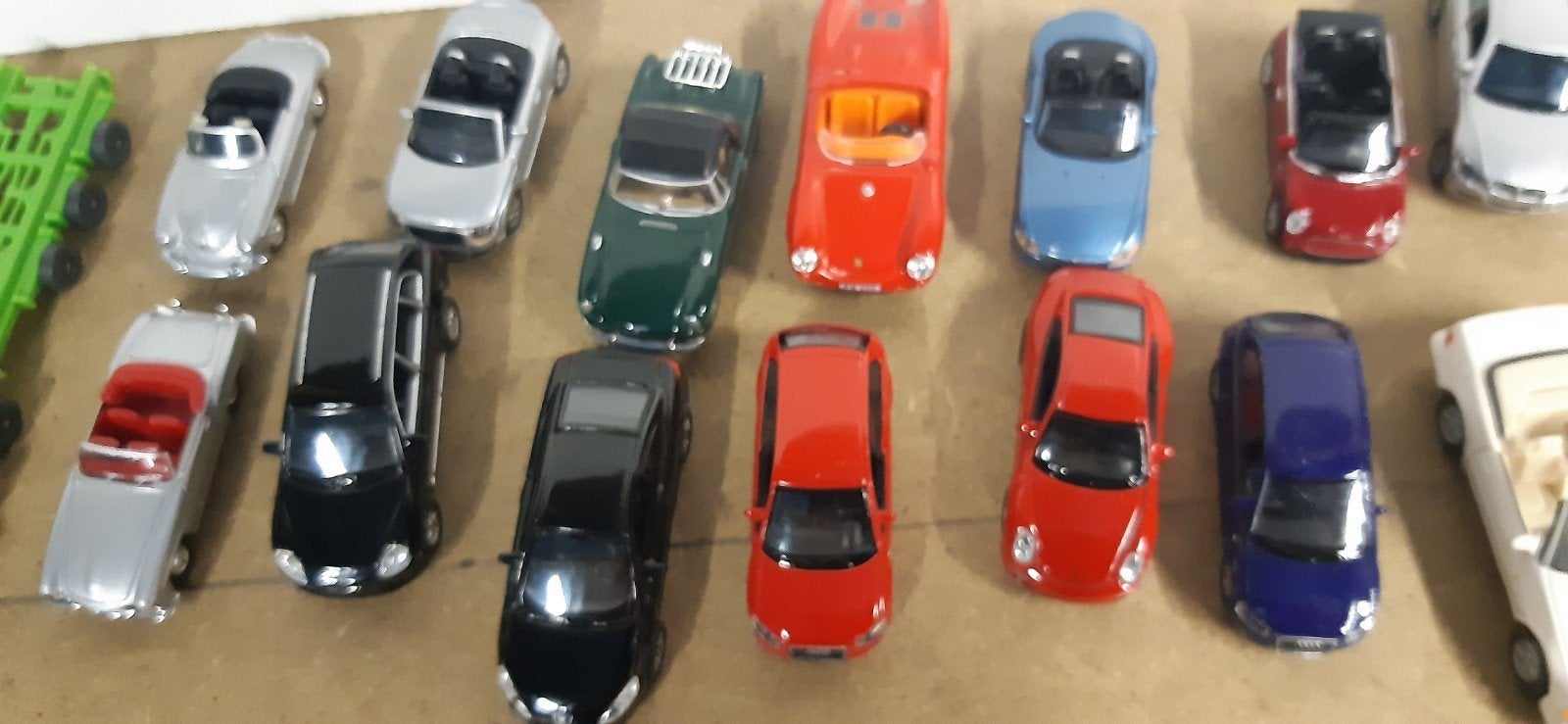 Modelauto's 1:87 mooi voor bij modelbaan
23 stuks. Teab, Ophalen of Verzenden