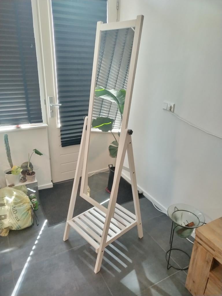 Spiegel met standaard, Huis en Inrichting, Woonaccessoires | Spiegels, Ophalen, Minder dan 50 cm, Zo goed als nieuw, 150 tot 200 cm