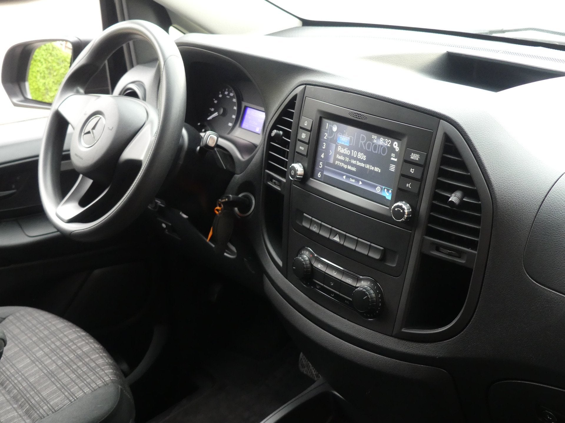 Mercedes-Benz EVITO TOURER PRO L2 35KWH 8 Persoons MARGE AUT, Gebruikt, 8 stoelen, Overige carrosserieën, 116 pk