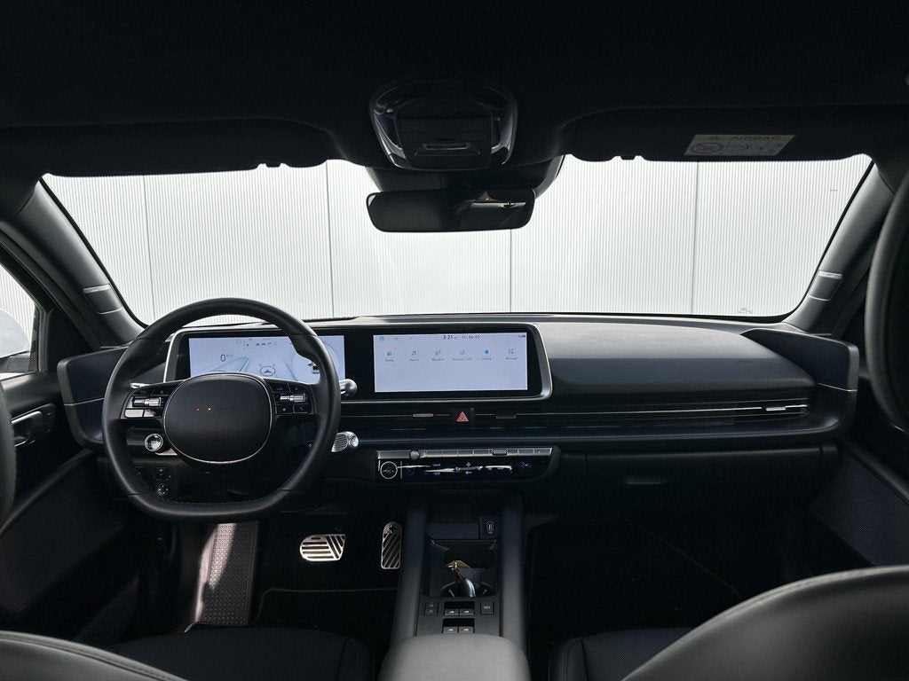 Hyundai IONIQ 6 Lounge 77.4 kWh / SOH 100% / Origineel NL Au, Auto's, 228 pk, Achterwielaandrijving, Gebruikt, Zwart