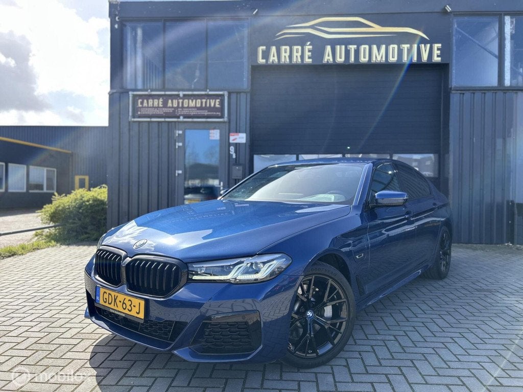 BMW 5-serie 530e xDrive M-Sport Pro Pakket | Stoelverw. | Tr, Auto's, BMW, 1998 cc, Gebruikt, 4 cilinders, 2000 kg