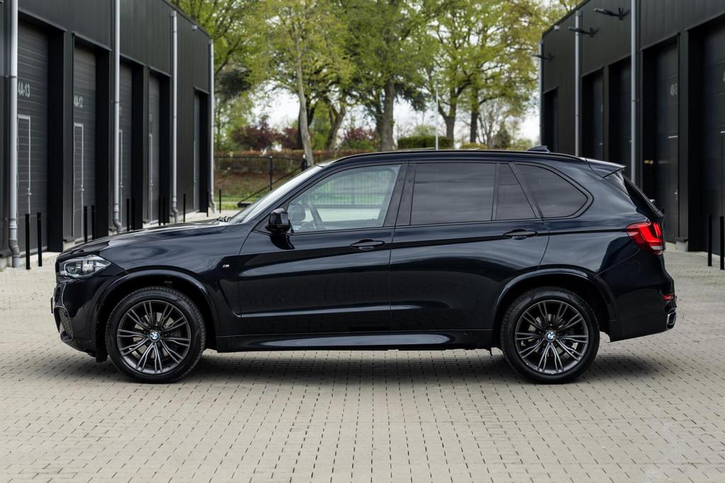 BMW X5 xDrive30d M-Sport *B&O* Pano* ACC* Dealer onderh* Vol, Gebruikt, 2993 cc, Adaptive Cruise Control, Zwart
