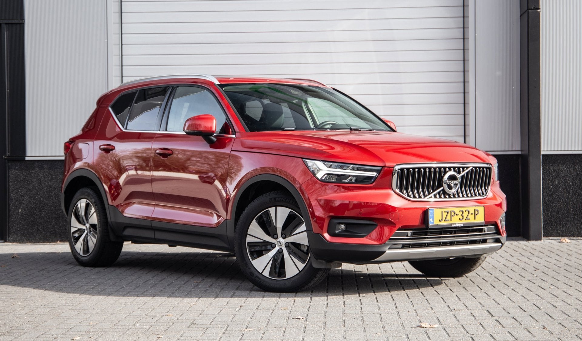 Volvo XC40 1.5 T5 Recharge Inscription / SOH 88% / Trekhaak, Stof, Zwart, Plug-in hybride, Bedrijf