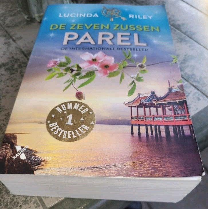 Lucinda Riley - Parel, Boeken, Ophalen of Verzenden, Zo goed als nieuw, Lucinda Riley