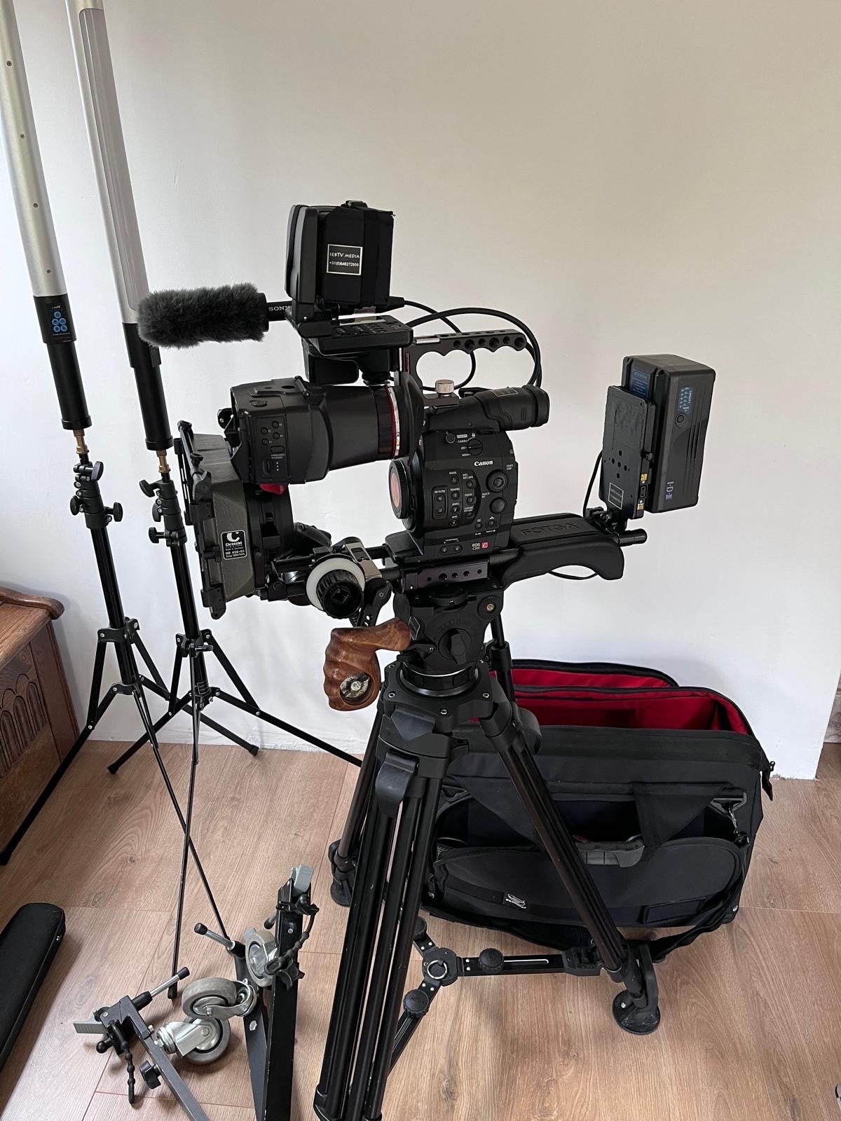 Foto 2 van Canon EOS C300 Mark II Cinema Camera Set