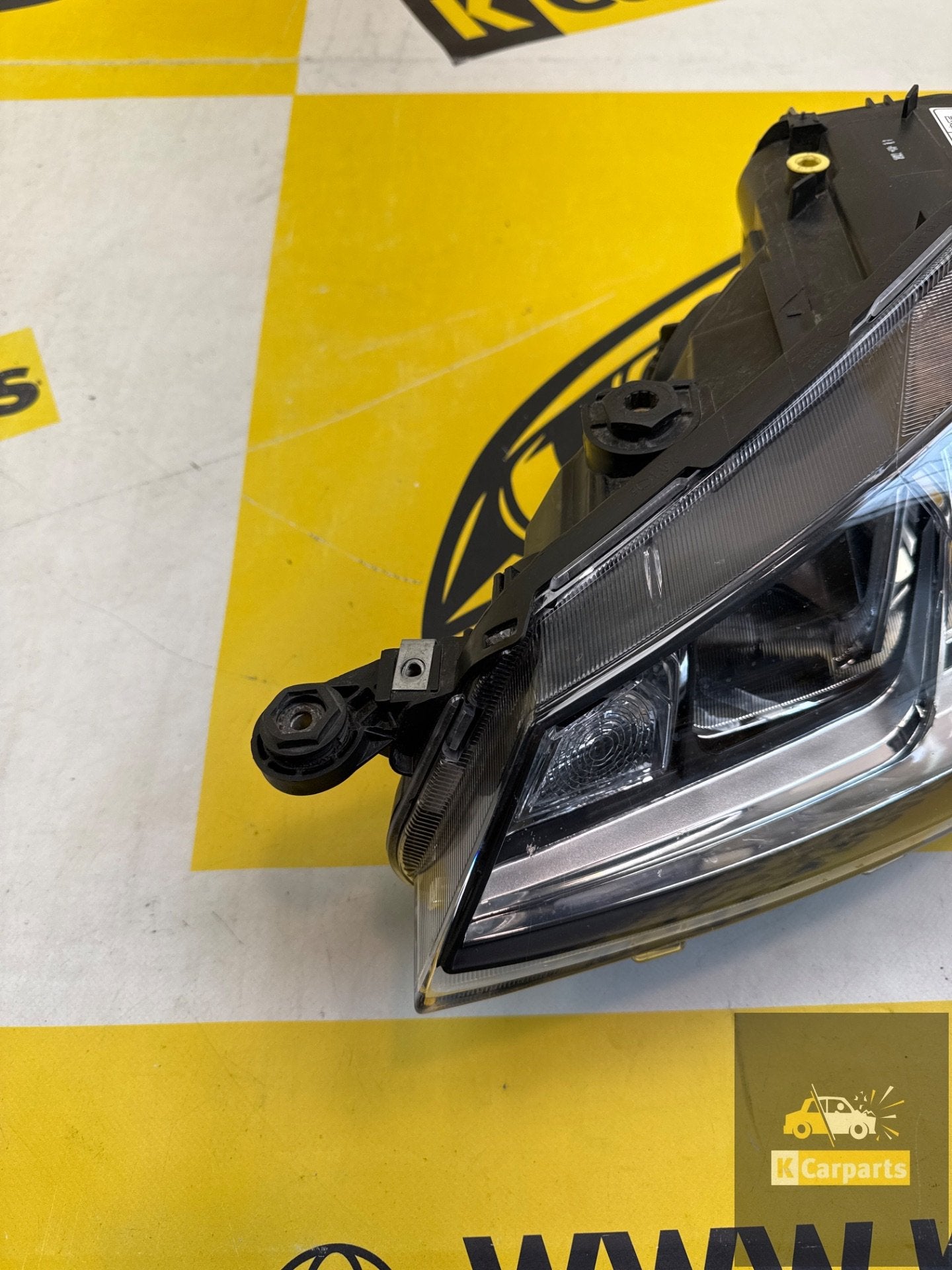 Seat Ibiza Koplamp Links 6F H7 Links lamp, Auto-onderdelen, Verlichting, Gebruikt, Autovia A-2, Km 585 585
08760  Martorell, ES