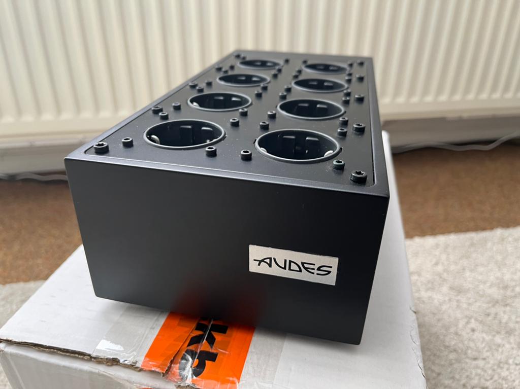 Audes Power Strip PS-8DC, Ophalen of Verzenden, Zo goed als nieuw