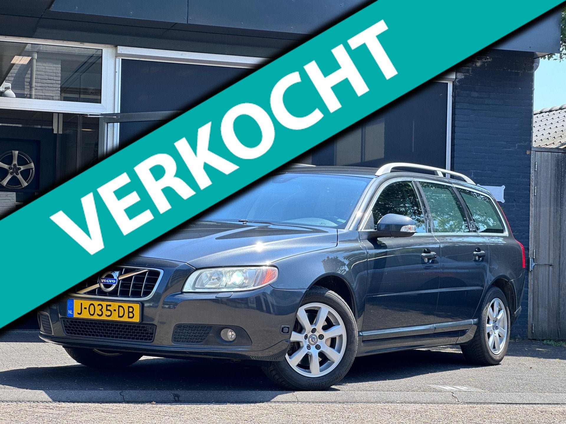Volvo V70 2.5FT Kinetic AUTO / CLIMA / CRUISE / MEMORY / LED, Auto's, Zwart, Overige brandstoffen, 2521 cc, 1567 kg