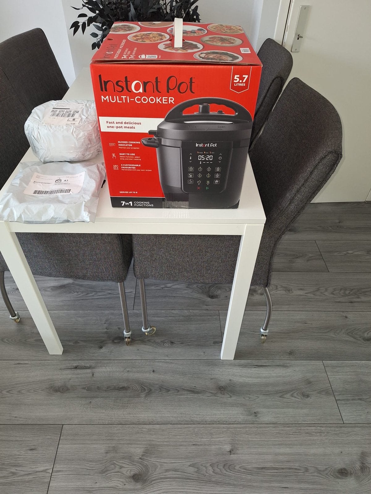 Instant Pot Multi-Cooker 5.7L - Nieuw in doos, 4 liter of meer, Ophalen, Nieuw, 3 snelheden of meer