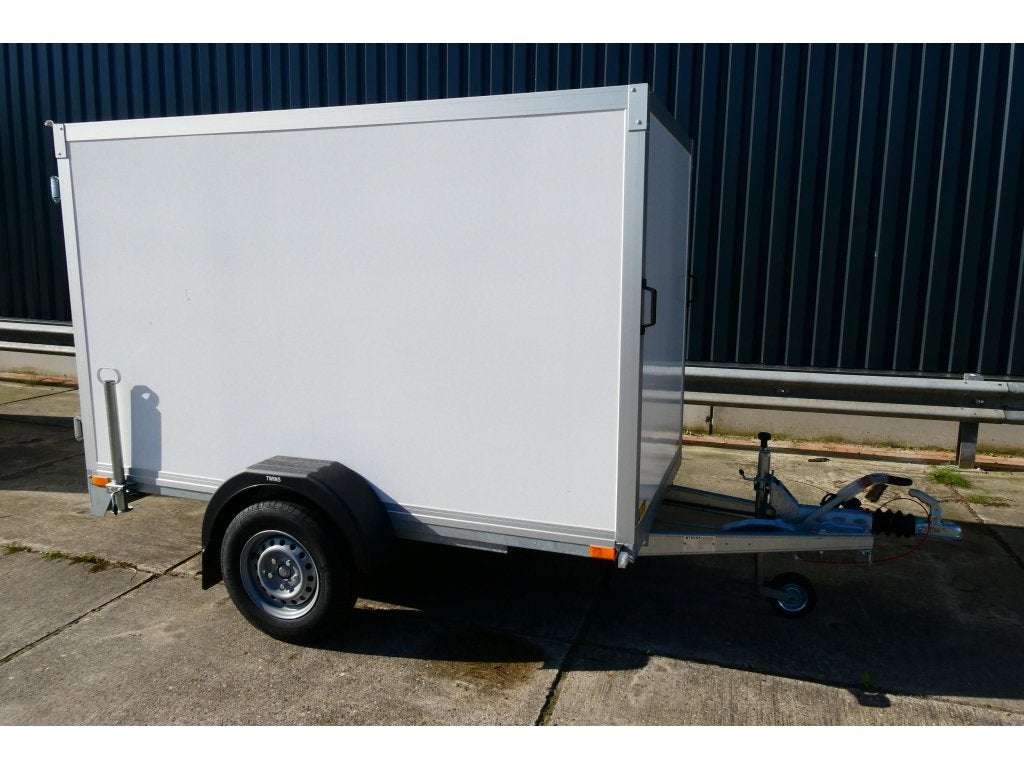 Bij Eemsned een Twinarc Gesloten wagen afm 2,57 x 132, Nieuw