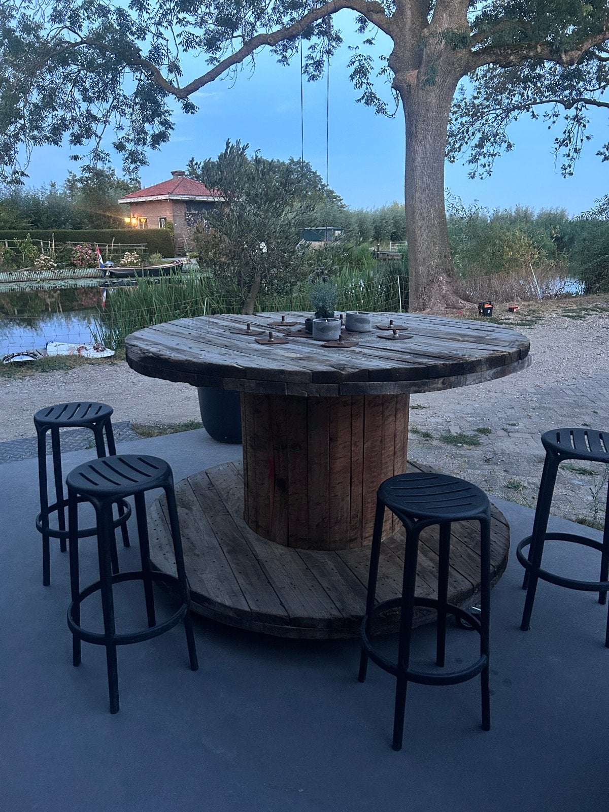 Mooie grote bartafel robuust, Ophalen, Zo goed als nieuw