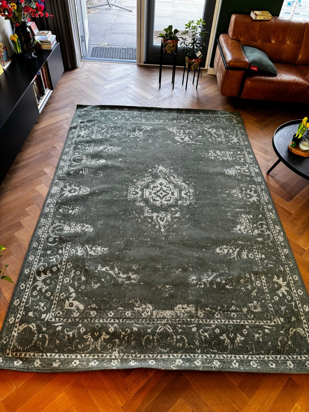 Groot groen vloerkleed met vintage patroon, Ophalen, Gebruikt, 200 cm of meer, Rechthoekig