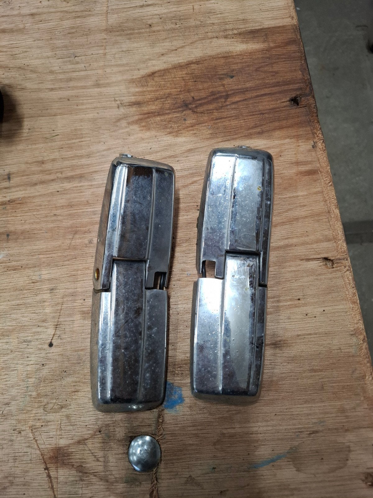 Kofferklep scharnier Volvo 240 - Goede staat, Gebruikt, Achterklep, Ophalen of Verzenden, Volvo