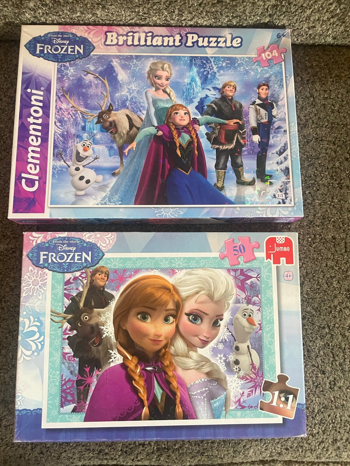 2 Frozen puzzels compleet, Ophalen of Verzenden, Meer dan 50 stukjes, Gebruikt, 4 tot 6 jaar