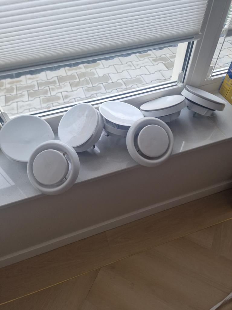 Ventilatie roosters / afzuigventielen, Ophalen, Zo goed als nieuw, Ventilator en Afzuiger
