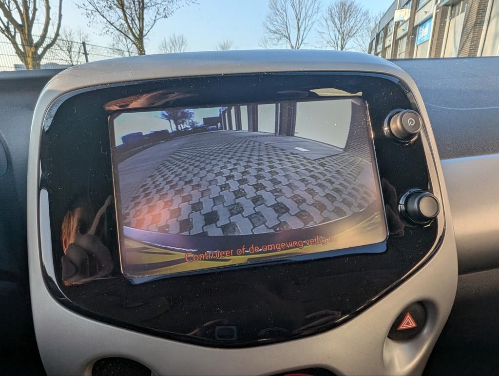 Toyota Aygo 1.0 12V Vvt-i Ddrs 2014 Wit CAMERA NAVIGATIE LIM, Auto's, Voorwielaandrijving, Euro 5, Stof, 4 stoelen