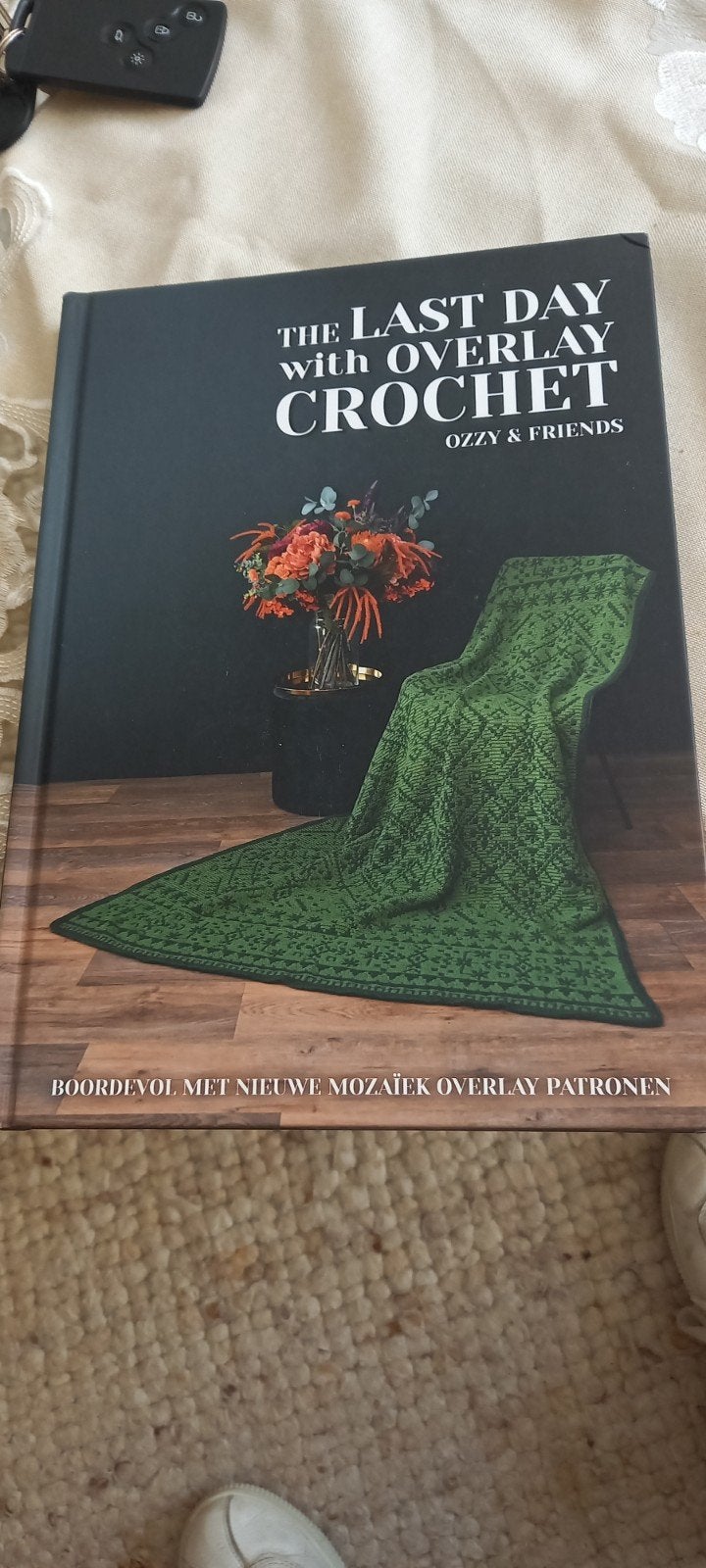 The Last Day with Overlay Crochet - Boek met patronen, Ophalen of Verzenden, Zo goed als nieuw, Breien en Haken