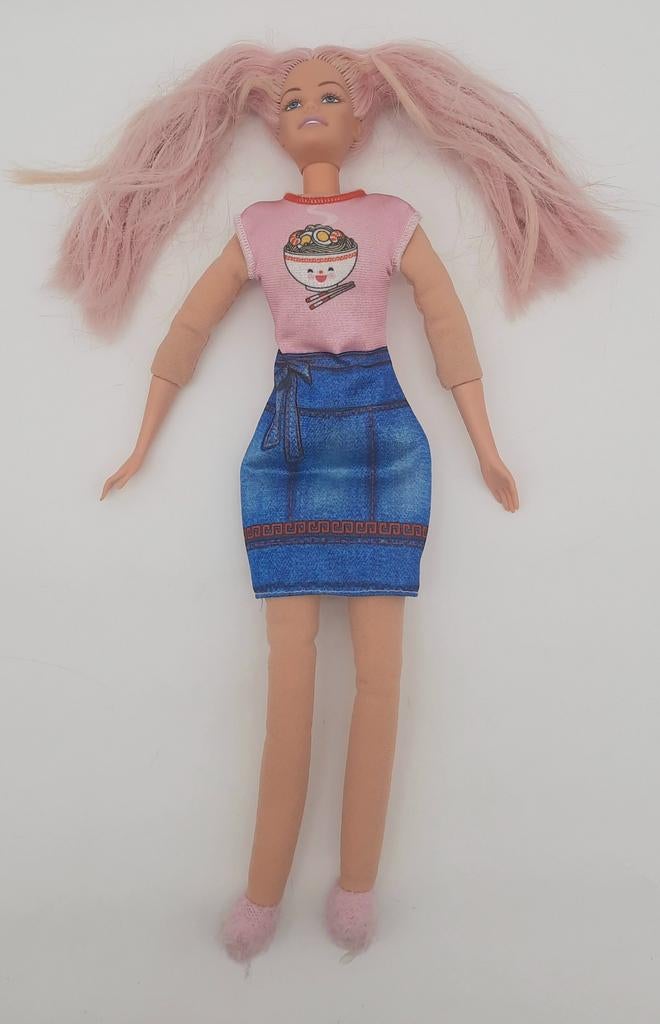 Barbie pop Dream Glow + Noodle maker jurkje, Kinderen en Baby's, Speelgoed | Poppen, Gebruikt, Barbie, Ophalen of Verzenden