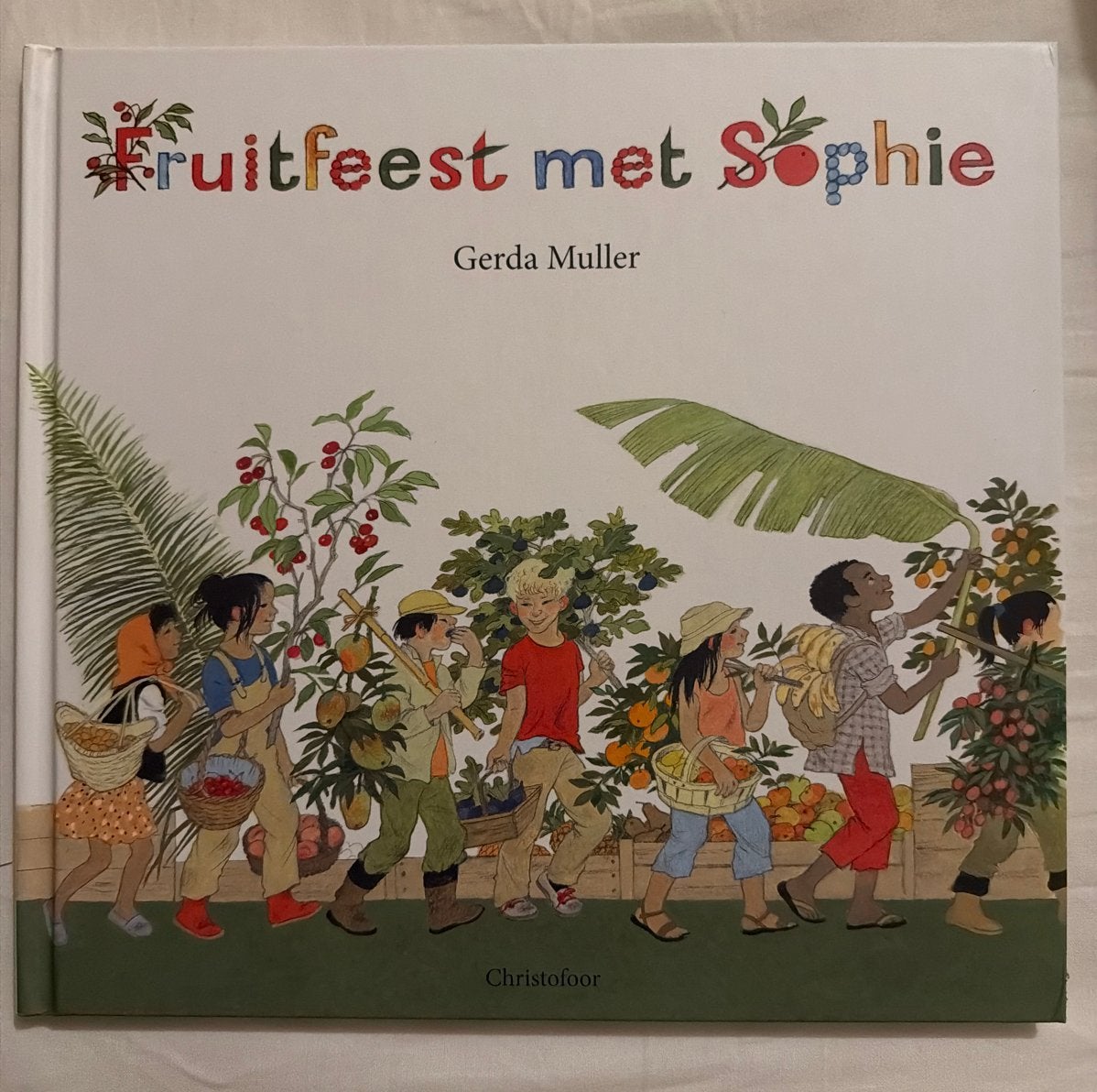 Fruitfeest met Sophie - Gerda Muller (Prentenboek), Ophalen of Verzenden, Zo goed als nieuw, 2 tot 3 jaar