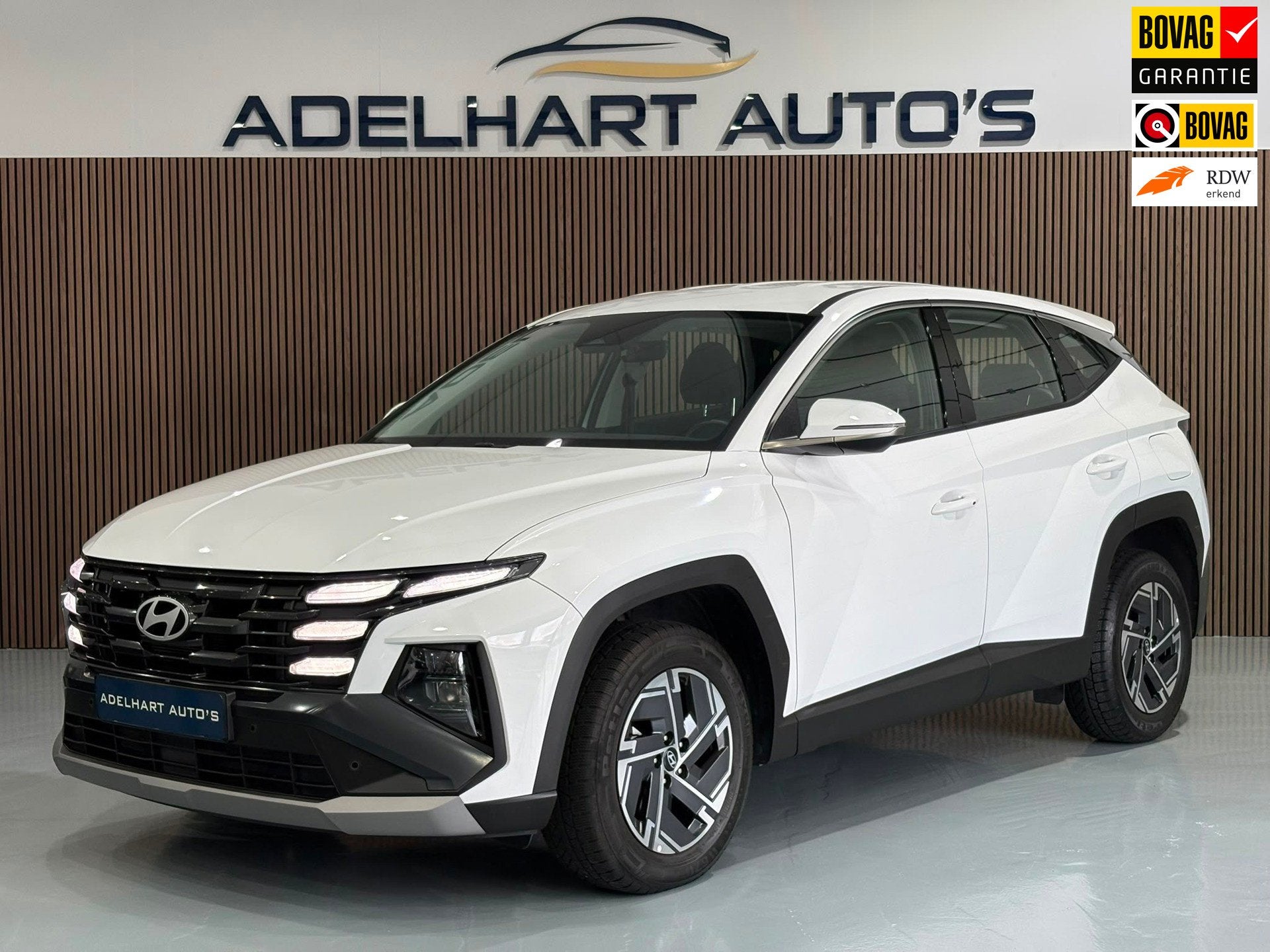 Hyundai Tucson 1.6 T-GDI HEV Comfort 215 PK Nieuw Model Auto, Gebruikt, 4 cilinders, Wit, Origineel Nederlands