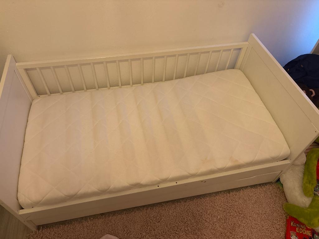 PEUTERBED «PLUME» 140X70 WIT, Kinderen en Baby's, Kinderkamer | Bedden, 70 tot 85 cm, 140 tot 160 cm, Zo goed als nieuw, Ophalen