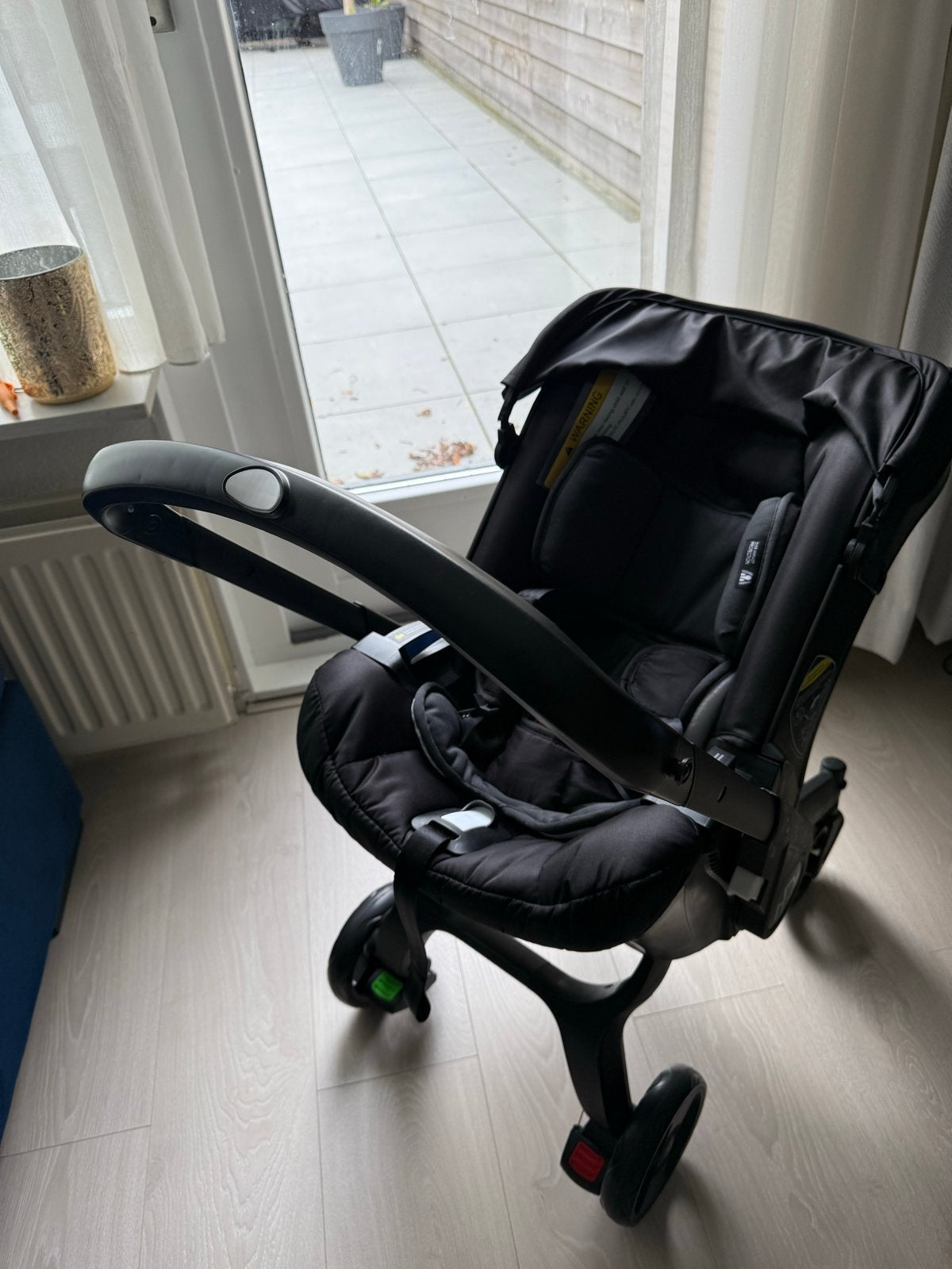 Babymaison (Doona look-a-like) autostoel en kinderwagen in 1, Autogordel, Zijbescherming, Zo goed als nieuw, 0 t/m 13 kg