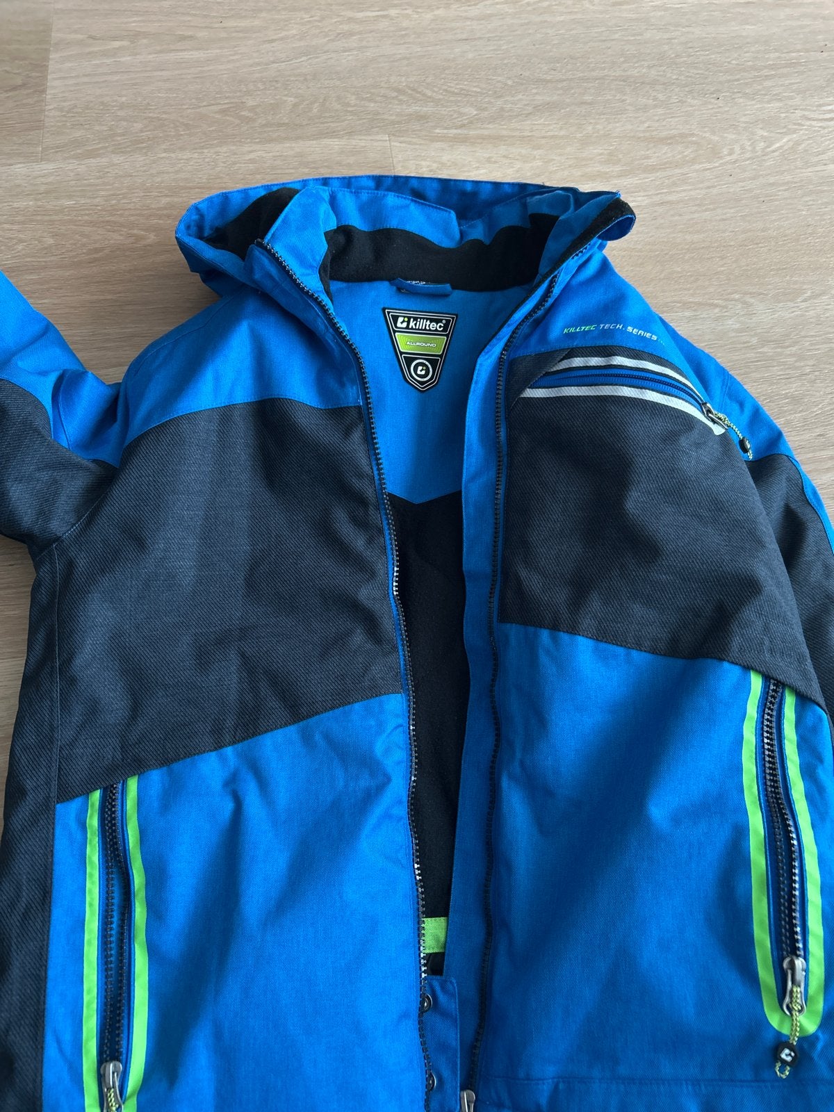 Killtec ski-jas/winterjas maat 164 - Blauw/Zwart, Kinderen en Baby's, Kinderkleding | Maat 164, Ophalen of Verzenden, Zo goed als nieuw