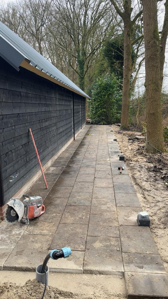 Stratenmaker/hovenier aangeboden!, Tuinonderhoud of Snoeiwerk
