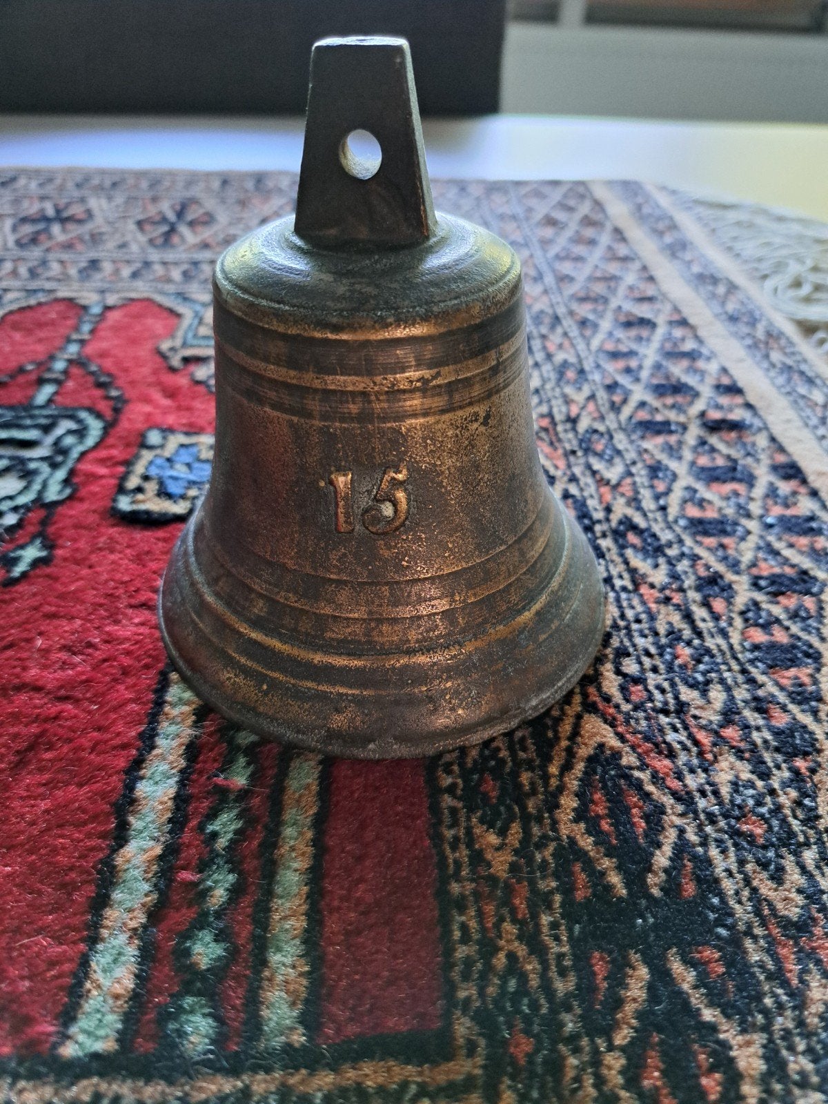 Oude scheepsbel, 10cm hoog, 10cm doorsnee, Ophalen