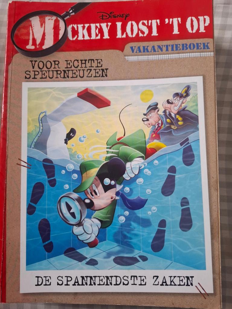 Mickey lost 't op  vakantieboek (Donald Duck), Boeken, Meerdere stripboeken, Ophalen of Verzenden, Gelezen, Donald Duck
