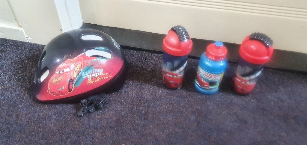 te koop cars fietshelm en 3 drink flessen, Ophalen of Verzenden, Nieuw, Ontdekken