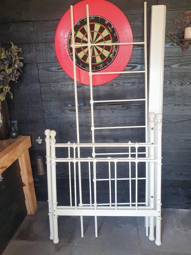 Diverse bedden van zolderopruiming., Ophalen, Gebruikt, 90 cm, Eenpersoons