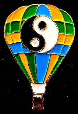 Yin Yang ballon pin, Verzenden, Nieuw, Transport, Speldje of Pin