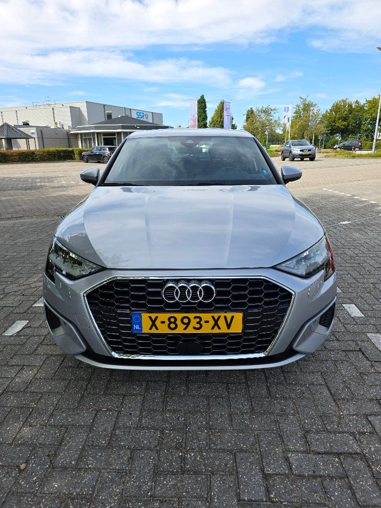 Audi A3 35 Tfsi 150pk Mhev S-tronic 2023 Grijs, Auto's, Stof, 1498 cc, 4 cilinders, 690 kg