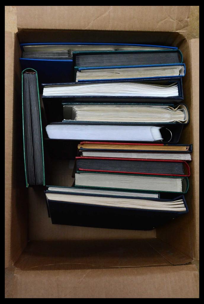 Doos met 13 postzegels collecties, Ophalen of Verzenden, Nederland en Buitenland