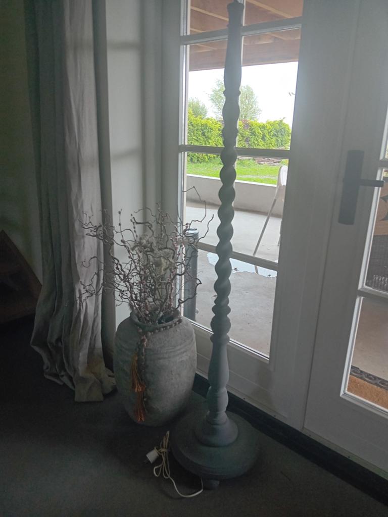 Staande vintage/brocante/landelijke schemerlamp, Huis en Inrichting, Lampen | Vloerlampen, Ophalen, 150 tot 200 cm