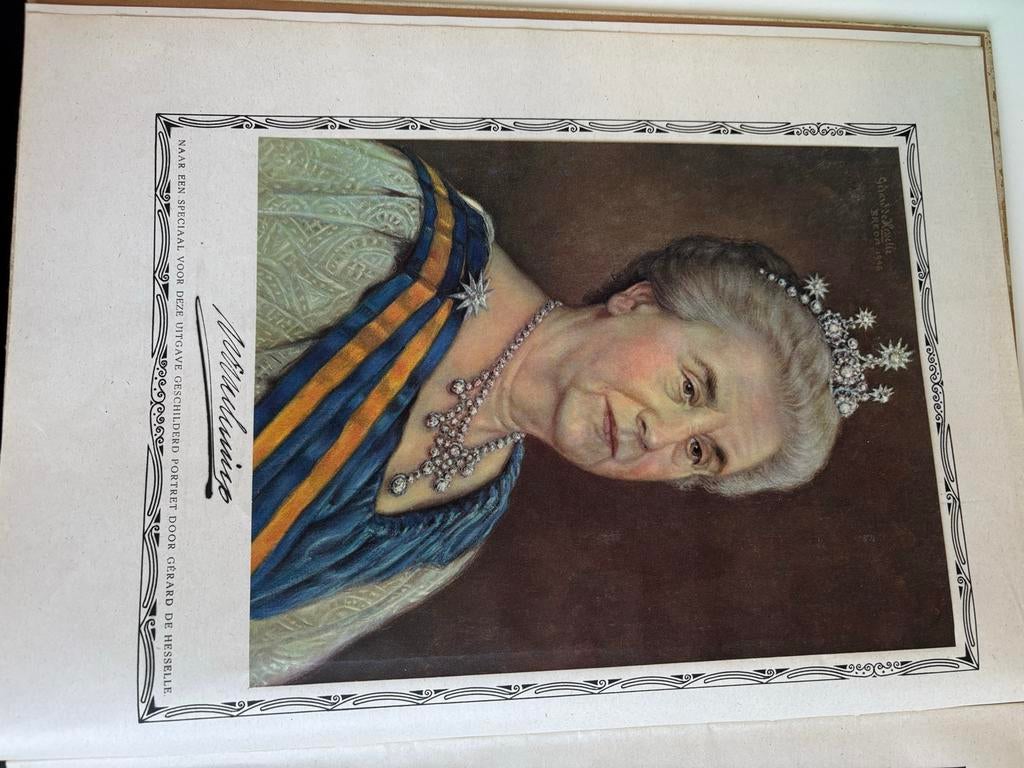 De Gouden Kroon - Gedenkboek Koningin Wilhelmina, Boeken, Ophalen of Verzenden, 19e eeuw, Gelezen