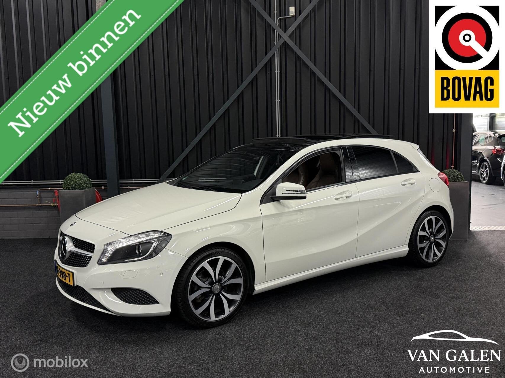 Mercedes A-klasse 180 Nieuwstaat Airco|PANO|Trekhaak|, Auto's, Voorwielaandrijving, 12 maanden, Gebruikt, Euro 6