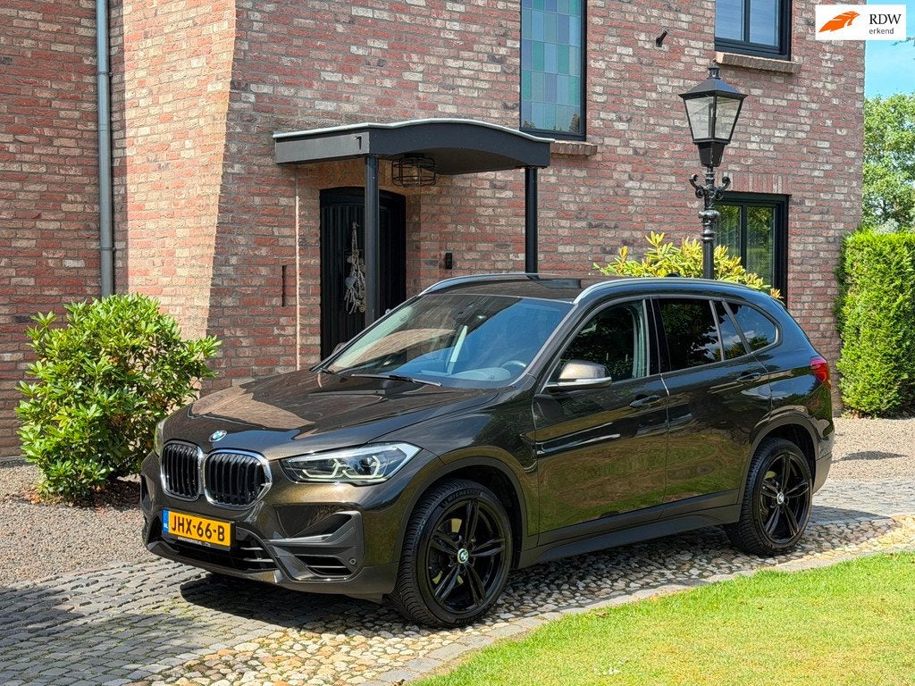 BMW X1 XDrive20i High Executive Sport, 1998 cc, Gebruikt, 1545 kg, Bedrijf