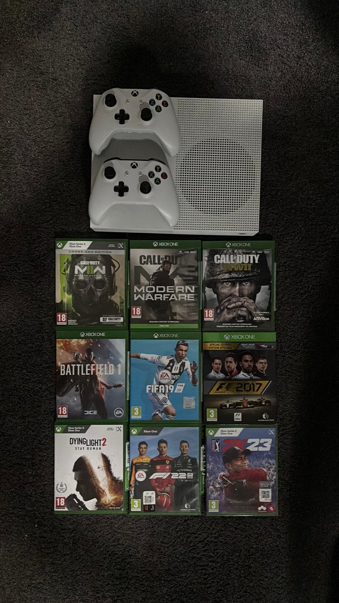 Xbox one S 500GB, Spelcomputers en Games, Spelcomputers | Xbox One, Ophalen of Verzenden, Zo goed als nieuw, 500 GB, Met 2 controllers
