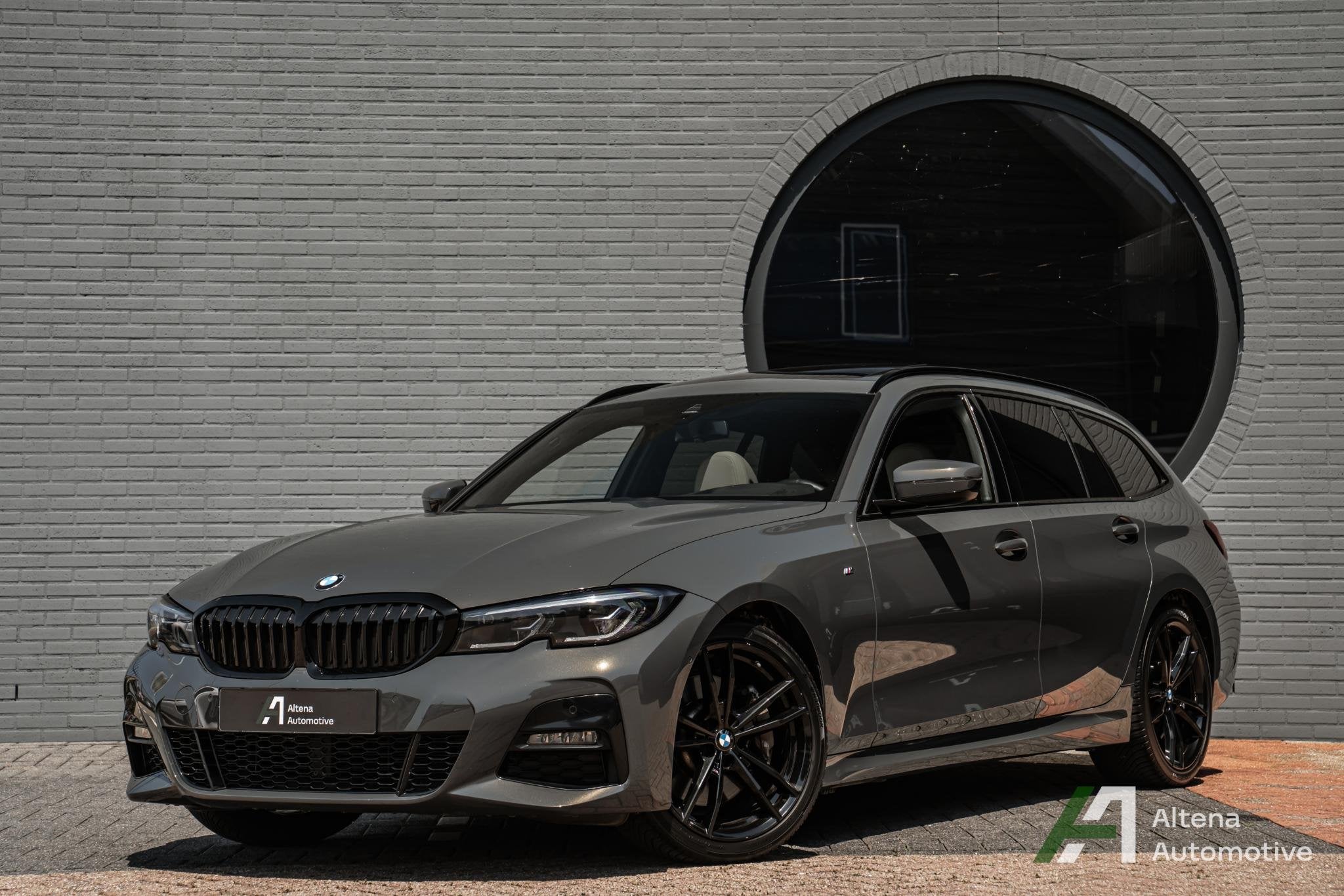 BMW 3-serie Touring 330i xDrive High Executive M-Sport, trek, Auto's, Automaat, Euro 6, 4 cilinders, Vierwielaandrijving