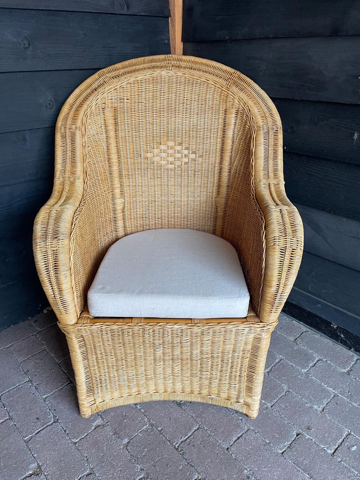 Gratis af te halen nette rieten rotan stoel, Huis en Inrichting, Stoelen, Ophalen, Gebruikt, Bruin, Eén